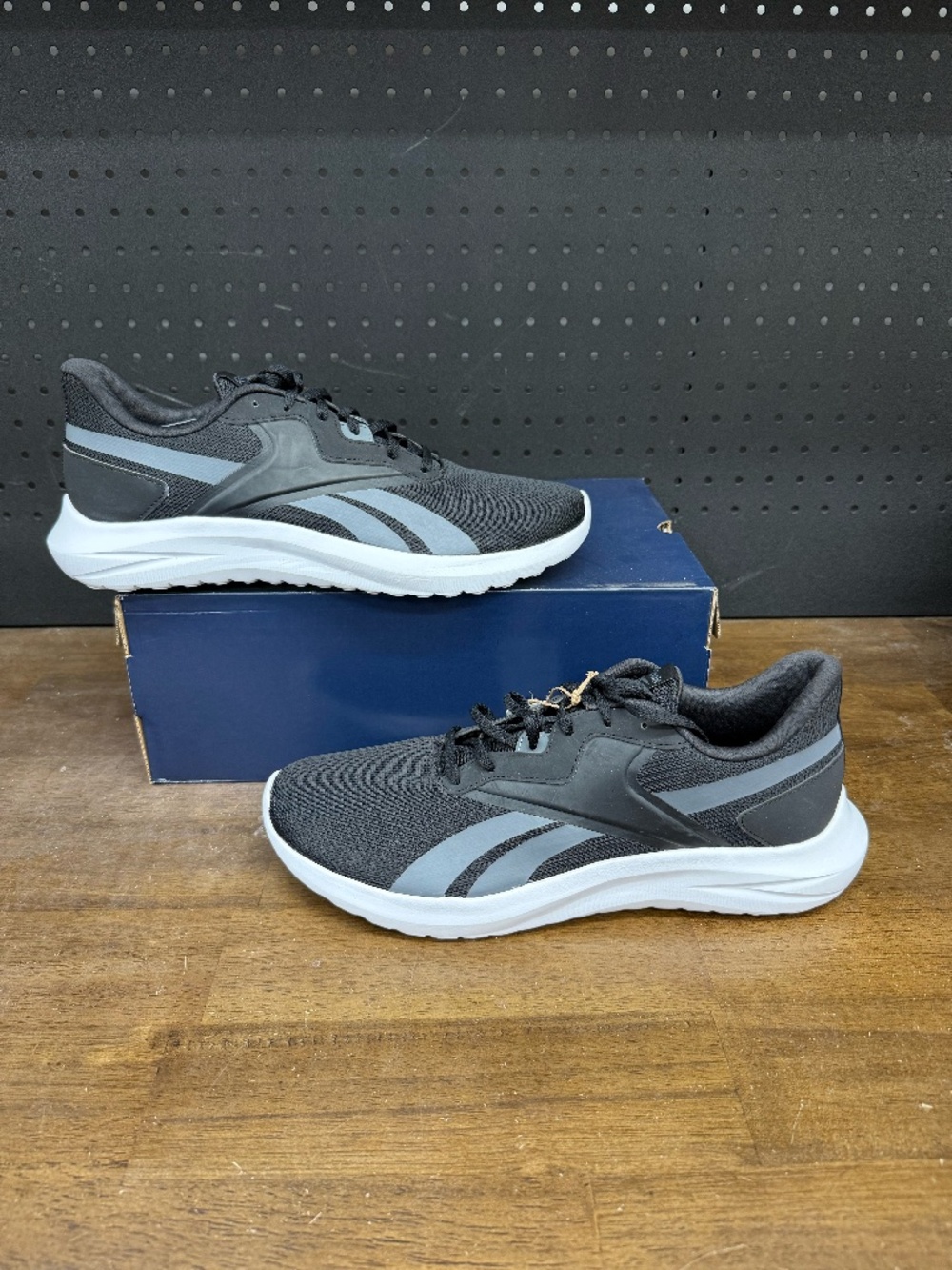 New W/O Box! Men's Reebok Energen Lux 'Core Black/Pure Grey/White' Sneakers
